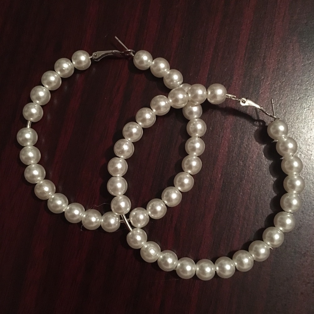 Jumbo Pearl Hoop Earrings - Picture 5 of 8